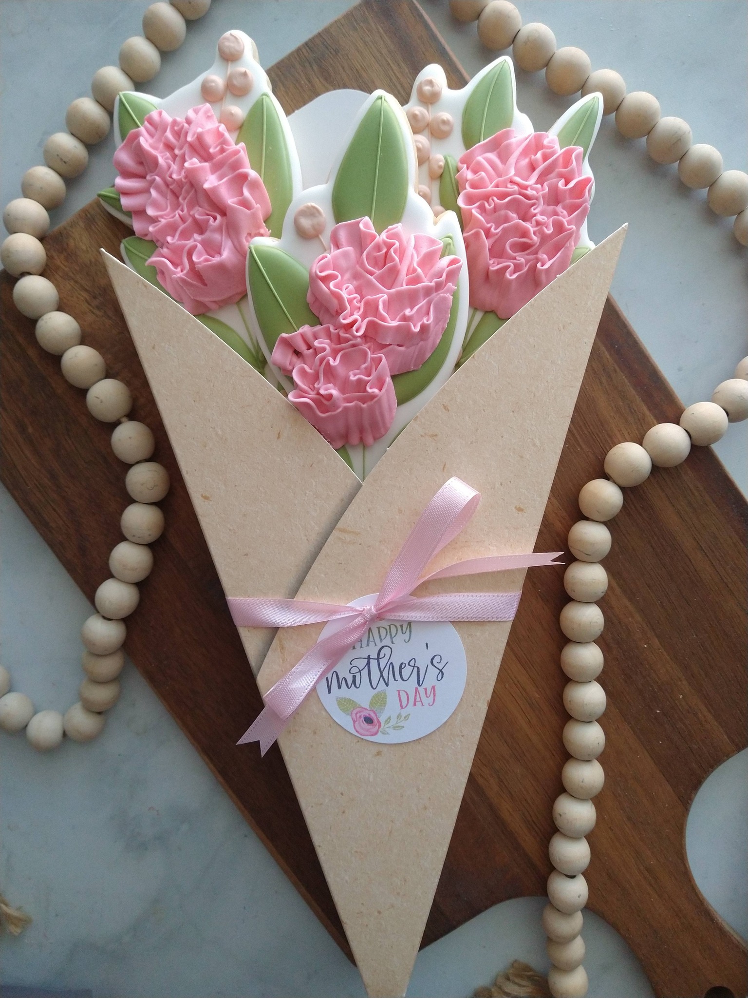 Mother's Day cookie bouquet with pink flowers